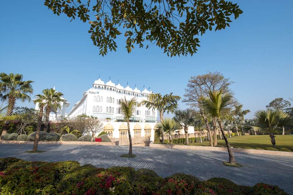 Radisson Blu Udaipur Palace Resort & Spa Dış mekan fotoğraf