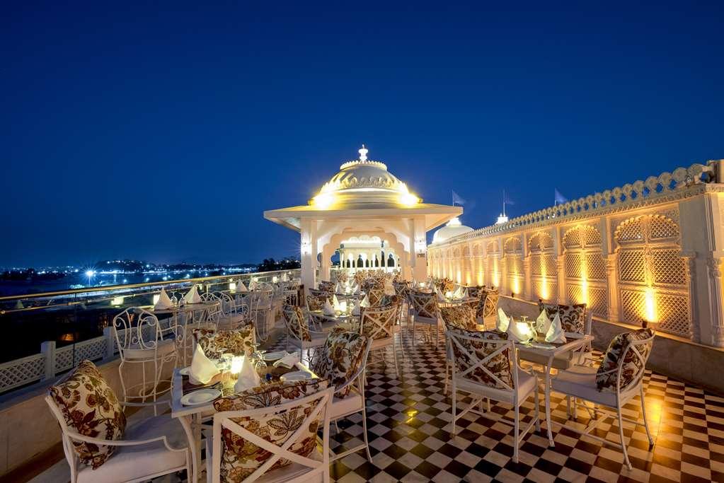 Radisson Blu Udaipur Palace Resort & Spa Restoran fotoğraf