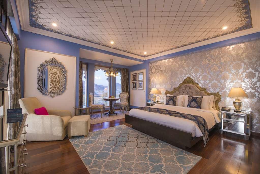 Radisson Blu Udaipur Palace Resort & Spa Oda fotoğraf